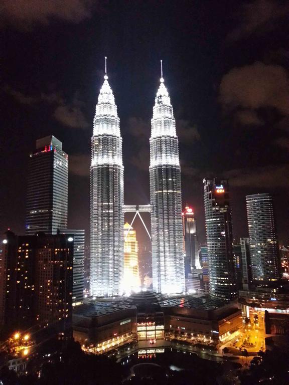 Soho Suites Klcc By 21 Century Travel Kuala Lumpur Bagian luar foto